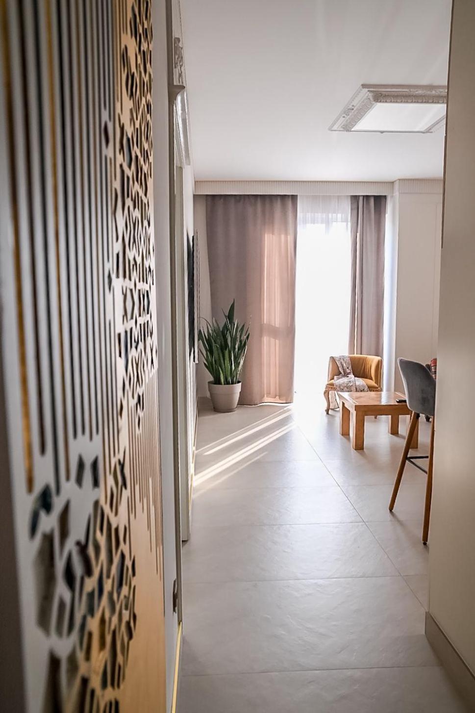Glori Gold Apartaments บายามาเร ภายนอก รูปภาพ