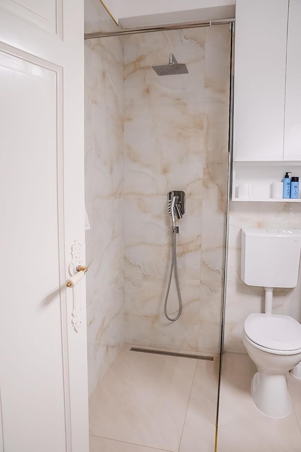 Glori Gold Apartaments บายามาเร ภายนอก รูปภาพ