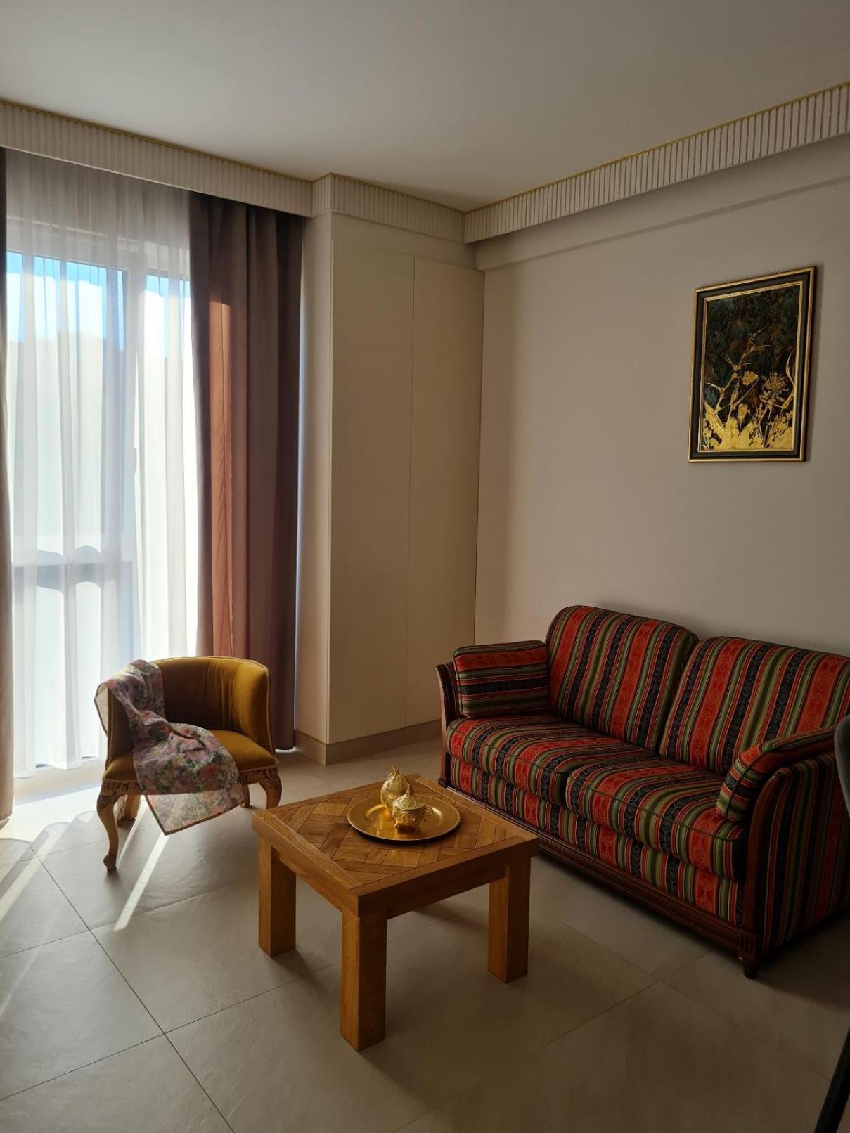 Glori Gold Apartaments บายามาเร ภายนอก รูปภาพ